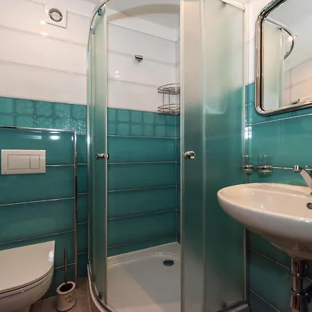 Hotel Modrin 3*