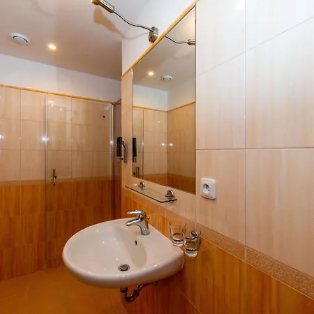Modrin Hotel 3*